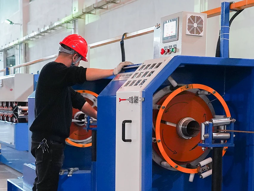 Conductor being wound on the production line before sheathing